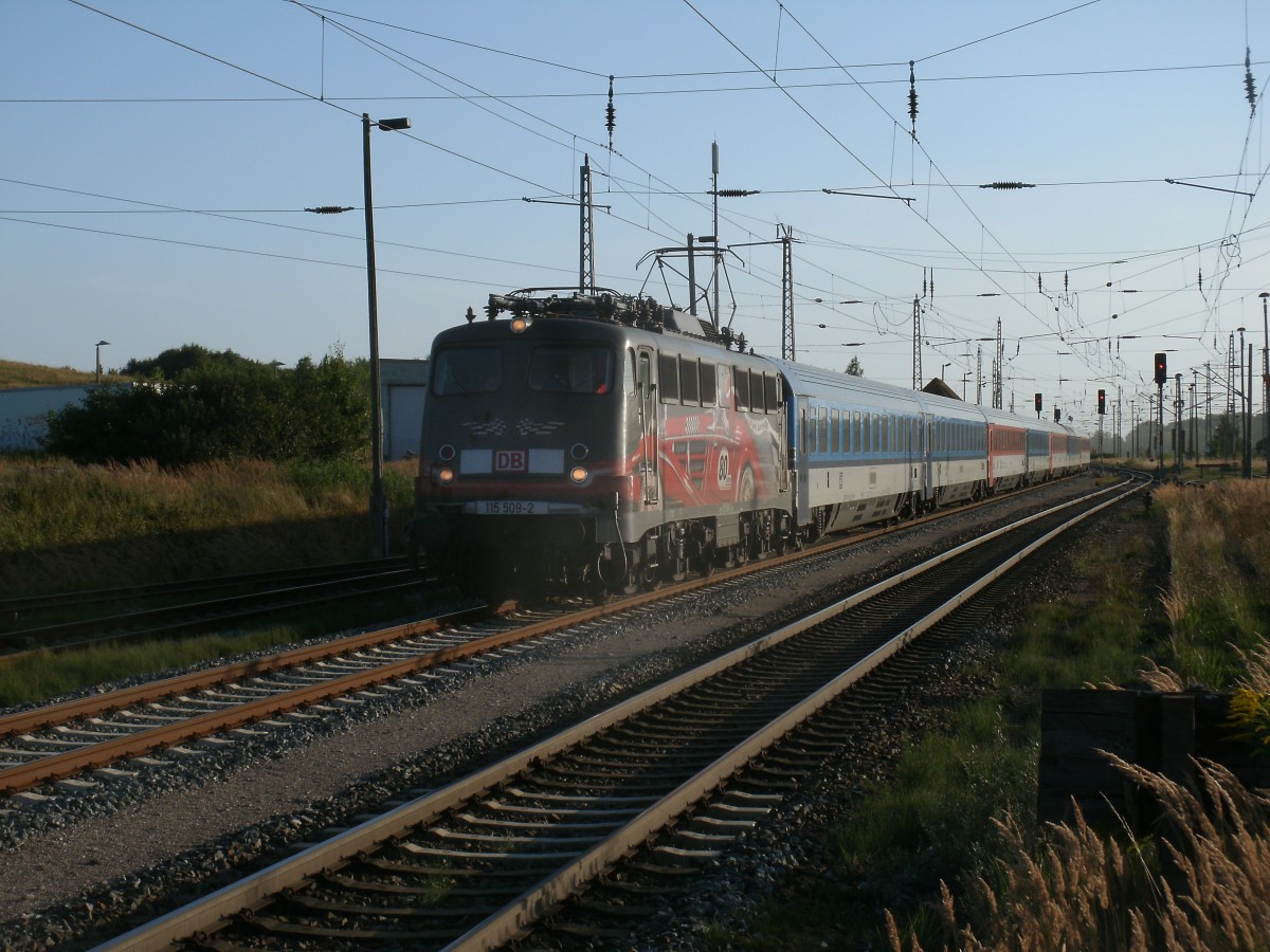 115 509-2 Stunden sp�ter,am 21.August 2013,mit dem EC 378 Bratislava-Binz bei der Einfahrt in Bergen/R�gen.