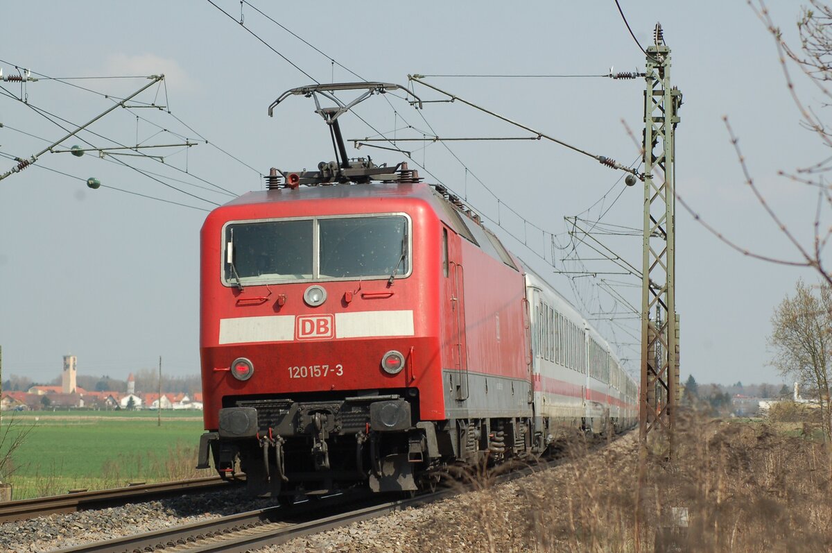 120 157-3 bei Neu-Ulm Pfuhl am 09.04.2009.