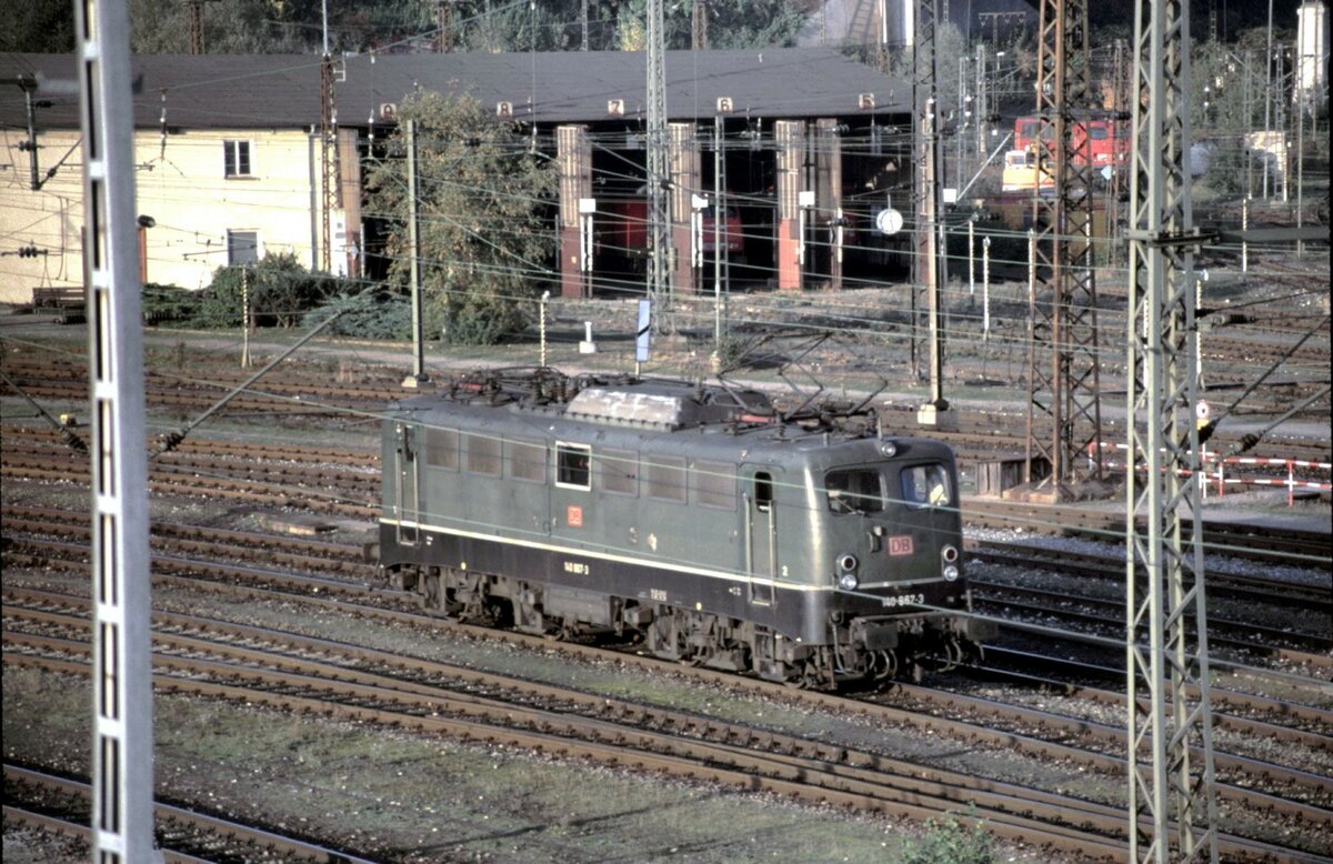 140 867-3 in Ulm im Oktober 2001.