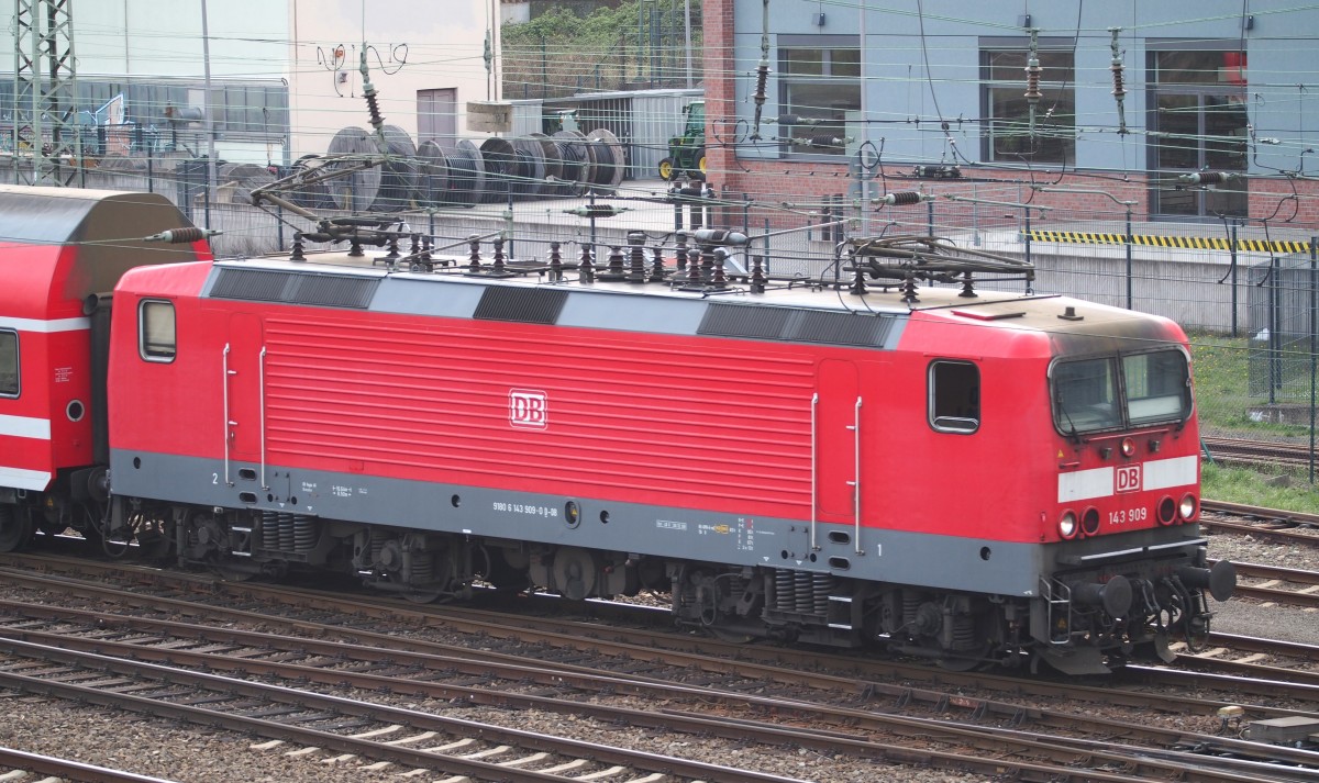 143 909-0 in Dresden Altstadt am 16.04.2015.