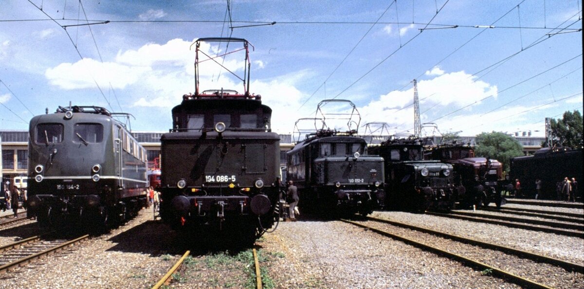150 154-2; 194 086-5; 193 012-2; ÖBB 1189.05 und SBB Ce 6/8 14 253 bei der Ausstellung 100 Jahre elektrische Lokomotive in München Freimann am 25.05.1979.