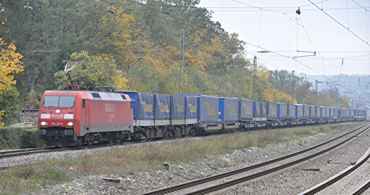 152 112-9 mit Walther Sattelaufliegerzug in Westerstetten am 07.10.2010.