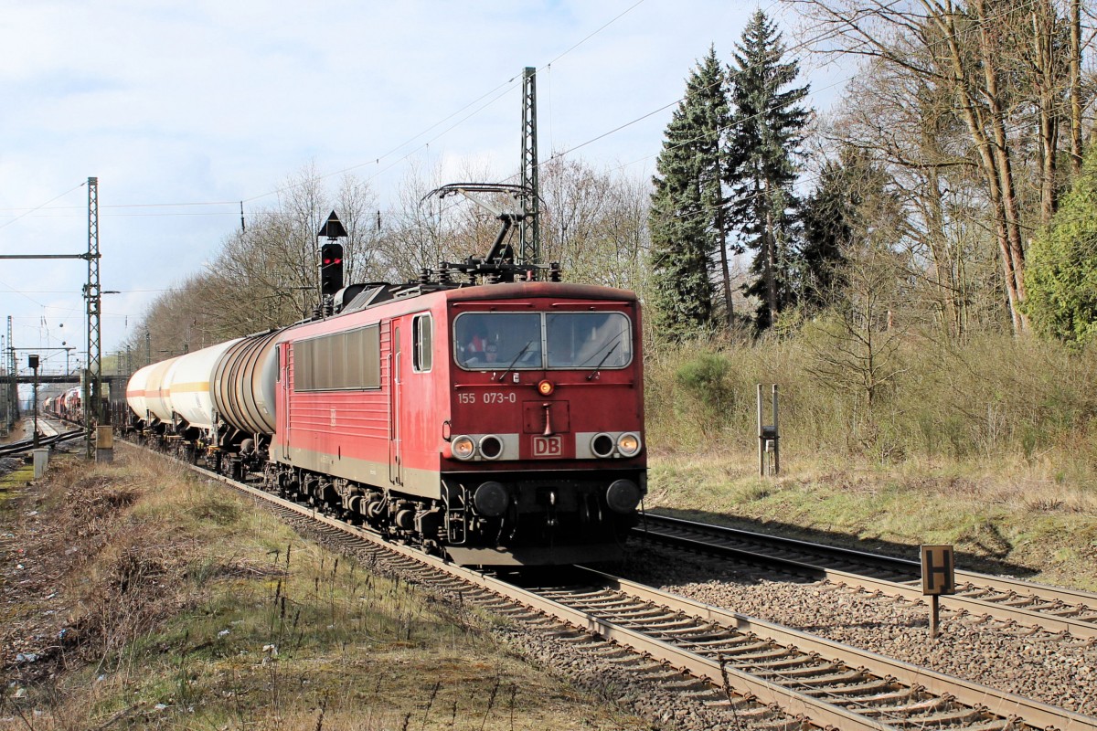 155 073-0 ist am 25.03.2014 mit einen schönen  Gemischten  auf den Weg nach Maschen und durchfährt den Bf Tostedt.