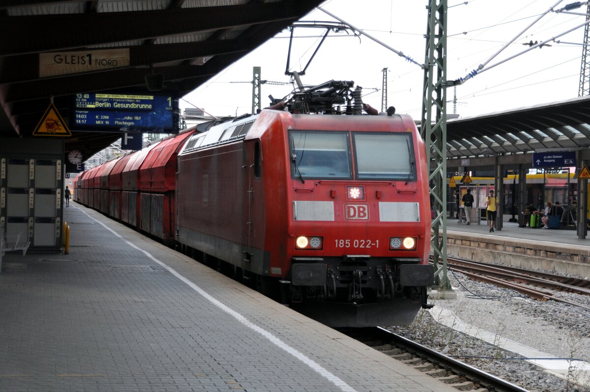 185 022-1 mit Fad Seitenentladewagen Ganzzug in Ulm am 28.07.2022.