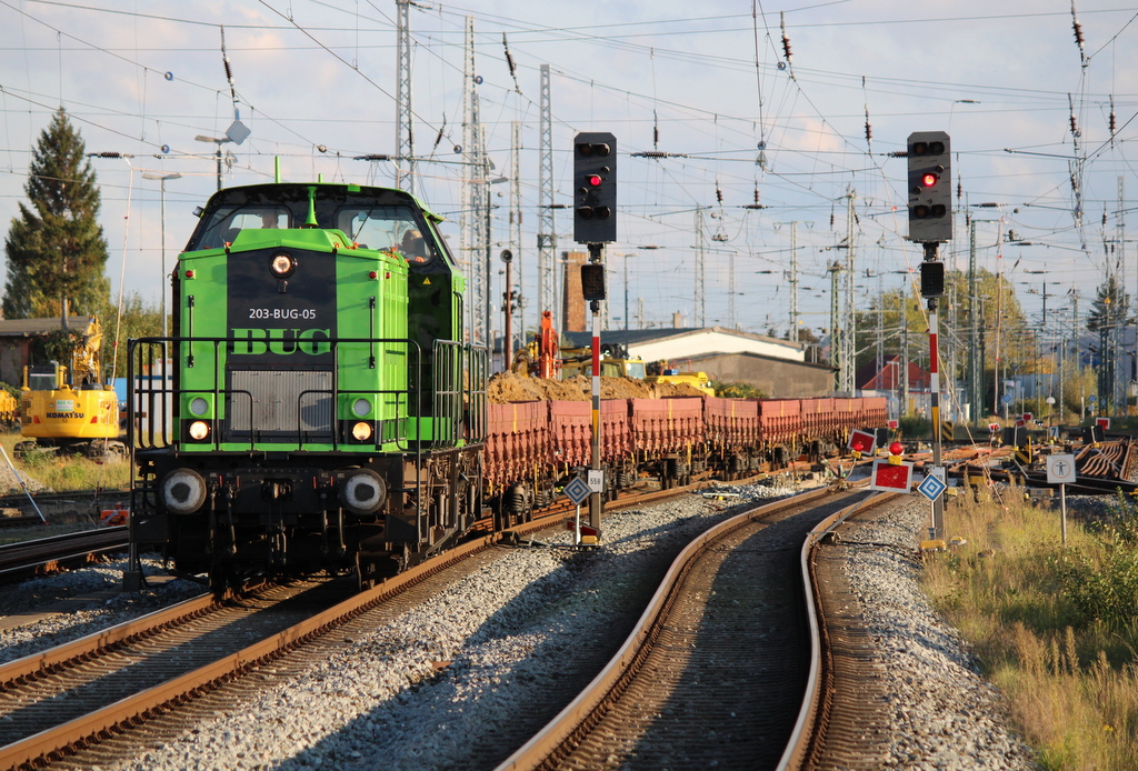 203 105-2 stand am Nachmittag des 22.10.2020 im Rostocker Hbf