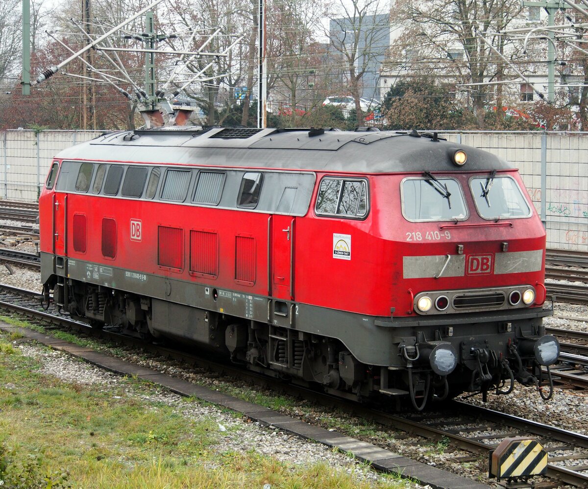 218 410-9 in Ulm am 29.11.2014.