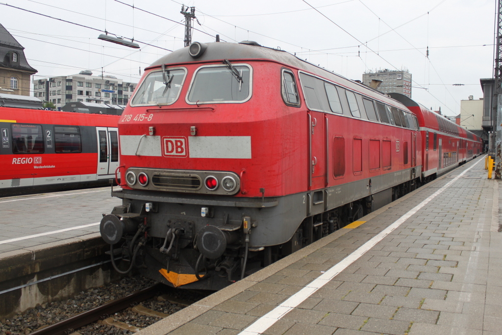 218 415-8 stand am Morgen des 21.07.2016 im M�nchener Hbf.