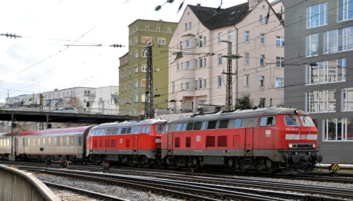 218 434-9 und 218 456-2 mit �BB EC in Ulm am 22.02.2014.