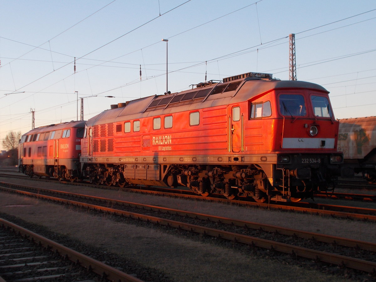 232 534 und 225 021,am 16.Februar 2016,wurden in Mukran um unbestimmte Zeit abgestellt.