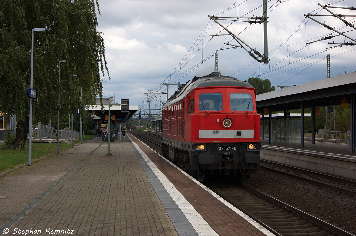 232 571-0 DB Schenker Rail Deutschland AG kam als Lz durch den Brandenburger Hbf gefahren und fuhr weiter nach Brandenburg Altstadt, um dort einen G�terzug zu holen. 10.09.2013