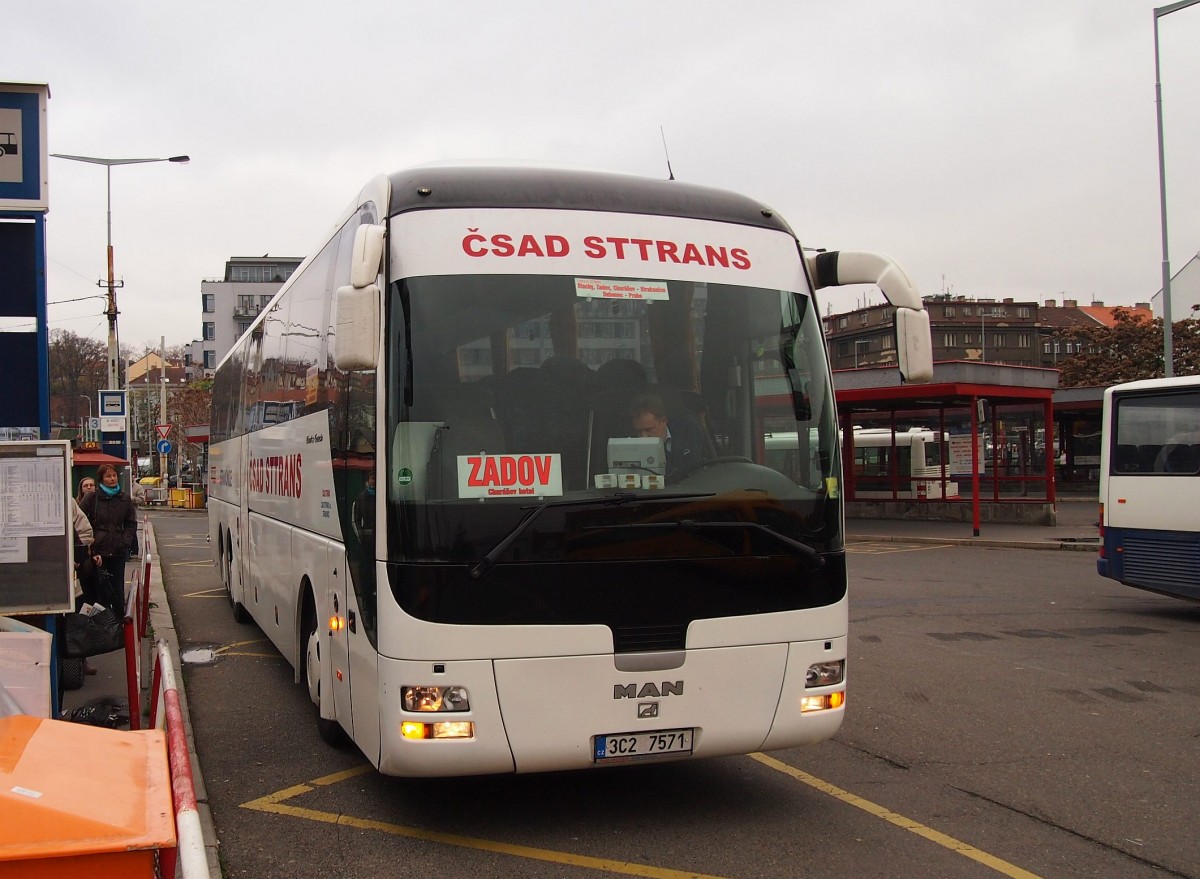 ČSAD STTRANS MAN Lion's Coach in Prag Na Kn��ec� am 13.11.2013.