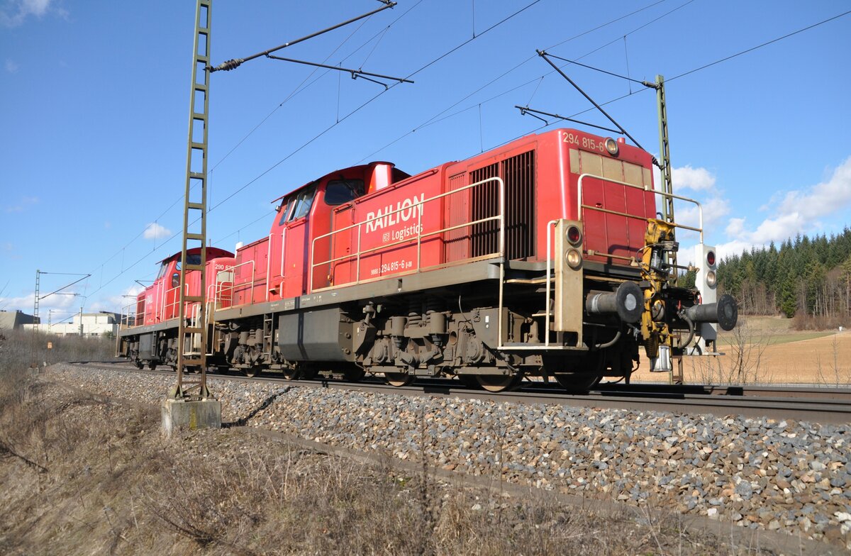 294 815-6 und 290 632-9 in Amstetten am 01.03.2010.