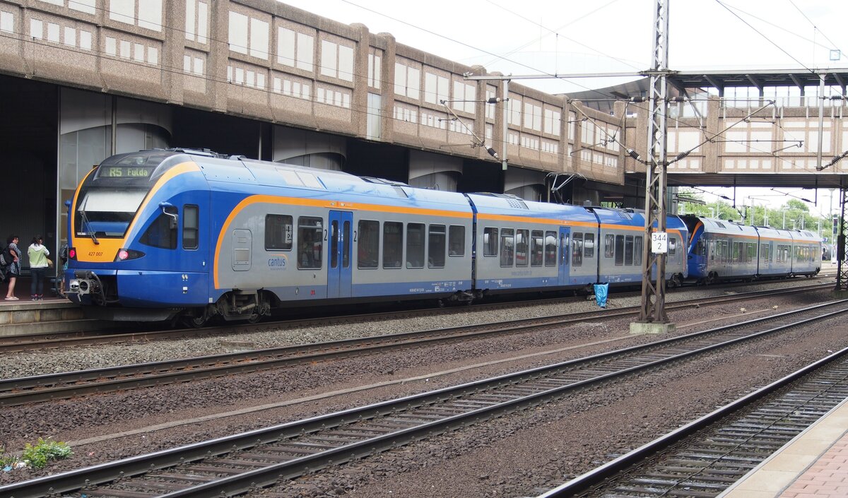 427 007 Cantus mit R 5 nach Fulda in Kassel-Wilhelmsh�he am 13.06.2014.