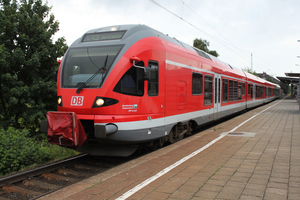 429 027-6 als S2(Rostock-Warnem�nde)kurz vor der Ausfahrt im Haltepunkt Rostock-Holbeinplatz.28.06.2016