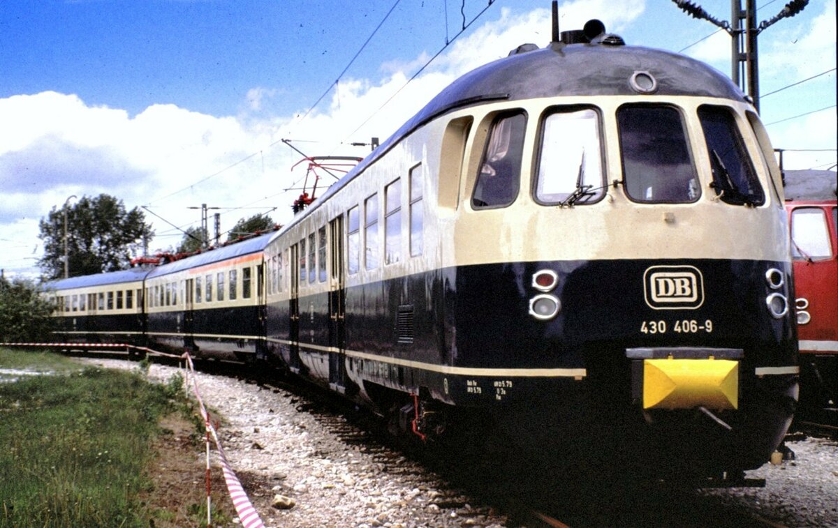 430 406-9 bei der Ausstellung 100 Jahre elektrische Lokomtive in München-Freimann am 25-05-1979.