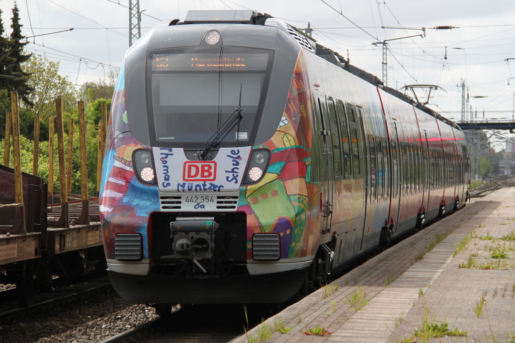 442 354 als S 3(33450)von G�strow nach Warnem�nde bei der Ausfahrt im Haltepunkt Rostock-Bramow.16.05.2016