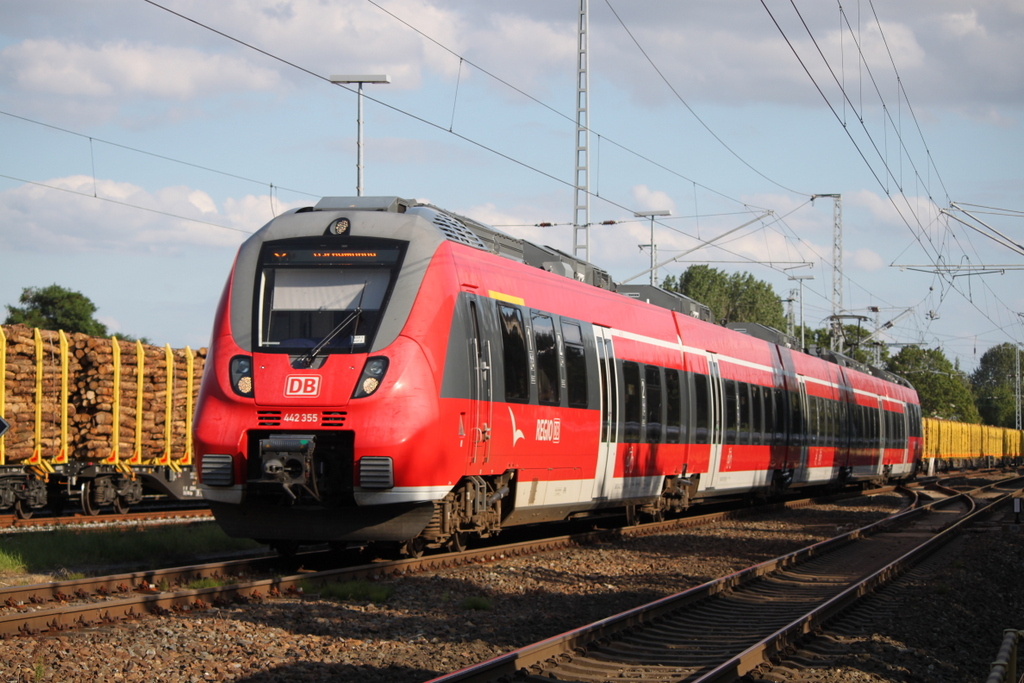 442 355 als S2(G�strow-Warnem�nde)bei der Einfahrt in Rostock-Bramow.14.08.2017