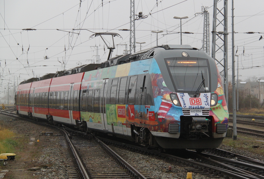 442 854 als S1(Rostock-Warnem�nde)bei der Bereitstellung im Rostocker Hbf.25.11.2016
