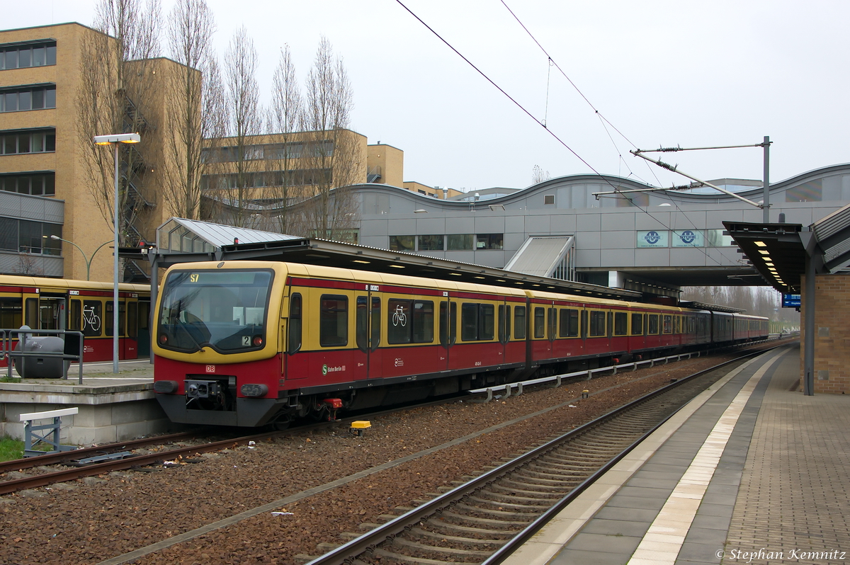 481 424-0 S-Bahn Berlin als S7 (S 7085) von Potsdam Hbf nach Ahrensfelde im Potsdamer Hbf. 15.11.2014