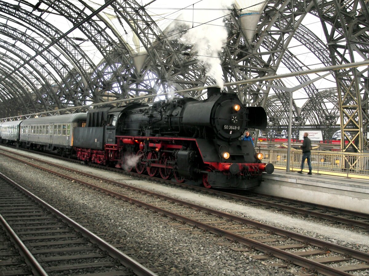 50 3648-8 mit Sonderzug in Dresden Hbf am 1.04.2016.