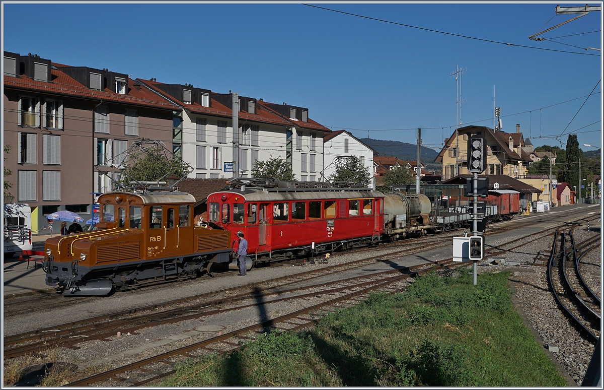 50 Jahre Blonay Chamby - MEGA BERNINA FESTIVAL: Die RhB Berninabahn Ge 2/2 161 Asnin (Eselchen) hilft dem RhB Berninabahn ABe 4/4 I N° 35 als Vorspannlok auf der Fahrt von Blonay nach Chamby.
9. Sept. 2018