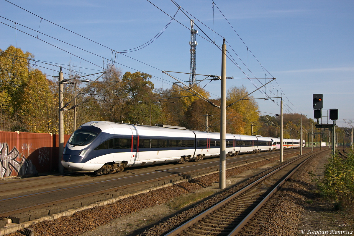 605 506-4 als ICE 380 von Berlin Ostbahnhof nach Fredericia st und 605 520-5  Rendsburg  als ICE 35 von Berlin Ostbahnhof nach Koebenhavn H, wurden über Rathenow umgeleitet. 01.11.2014 