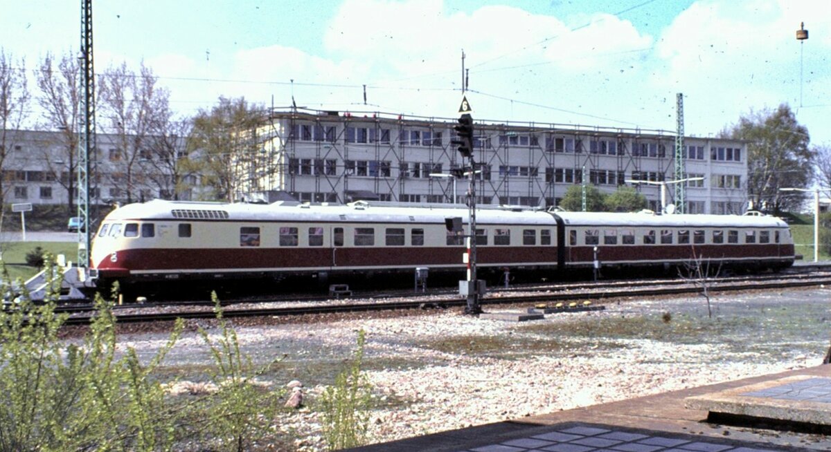 608 801-7  Der Admiral  (VT 08) von der US Army in Heidelberg am 17.04.1982.