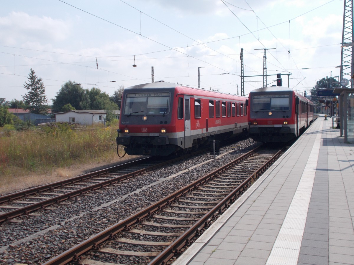 628 620  quetschte  sich,am 16.August 2015,in Pasewalk am 628 651 vorbei.