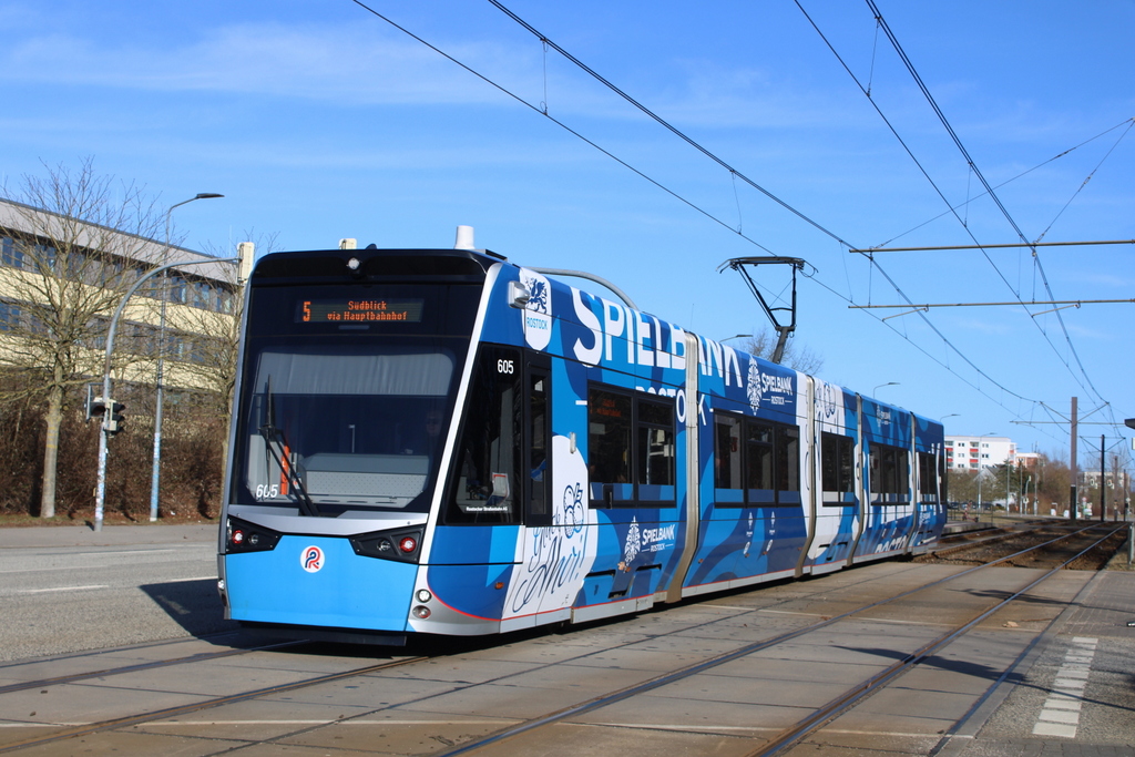 6N-2 Wagen 605 als Linie 5 von Rostock-Mecklenburger Allee nach Rostock-Südblick in der Haltestelle Eutiner Str.01.03.2026 