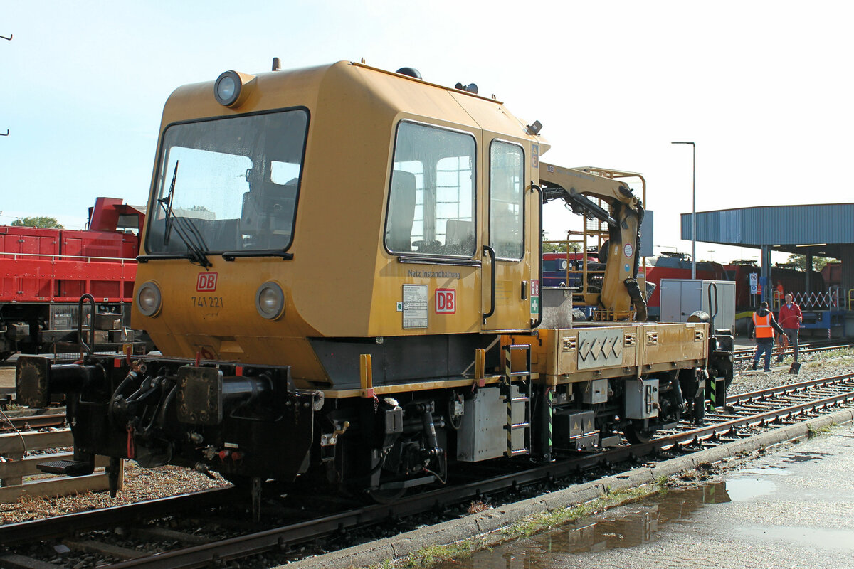 741 221 am 17.09.2022 in Seevetal - Maschen Rbf,  Tag der Schiene .