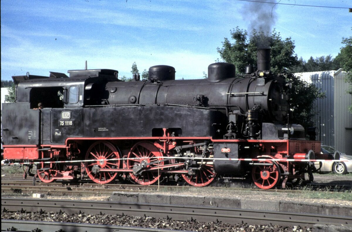 75 1118 in Amstetten am 15.06.1996.