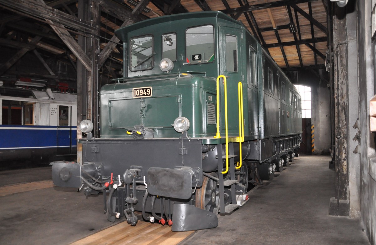 Ae 4/7 Nr. 10949 als Botschafterlok der Schweiz im Bahnpark Augsburg am 25.10.2009.