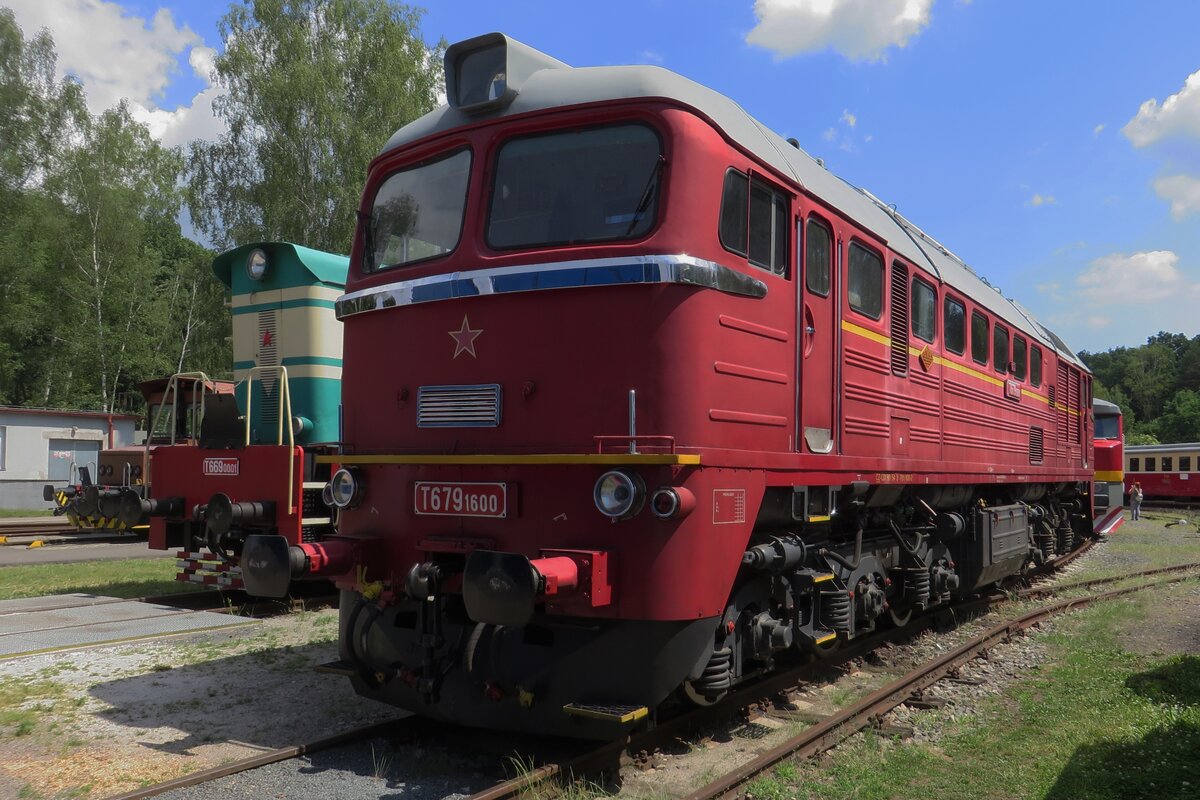 Am 12 Juni 2022 steht T679 1600 ins Eisenbahnmuseum von Luzna u Rakovnika.