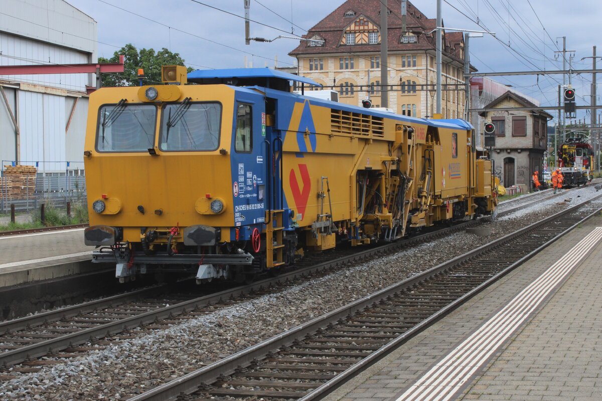 Am 23 Juni 2024 spielte das wetter nicht mit in Pratteln, wo BNA 665 in Bahnarbeiten eingesetzt wurde. 