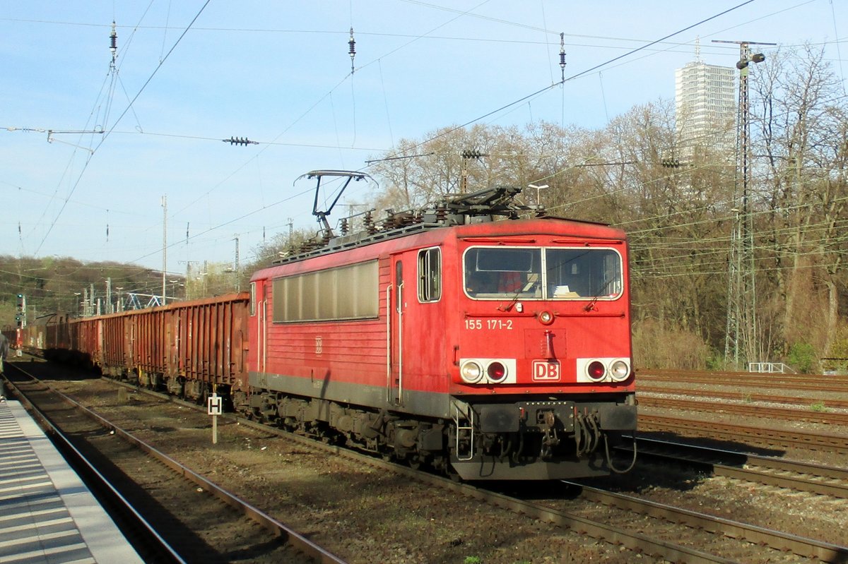 Am 24 Mrz 2017 durchfahrt 155 171 mit ein Leerzug Kln West.