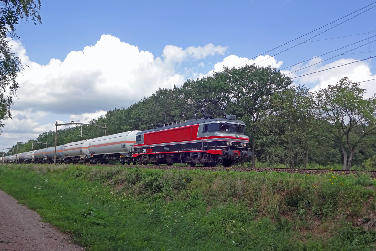 Am 26 Juli 2019 zieht 1618 ein Flüssiggaszug durch Tilburg Oude Warande.