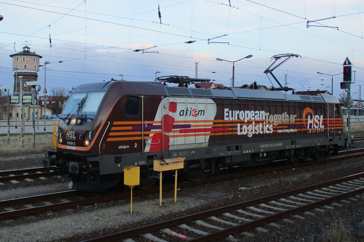 Am Abend von 4 April 2018 ruht sich HSL 187 501 in Angermünde.