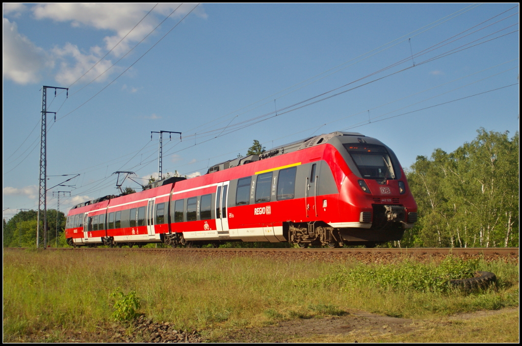 Auf Dienstfahrt befand sich DB Regio 442 129-3 als es am 26.05.2017 durch die Berliner Wuhlheide ging