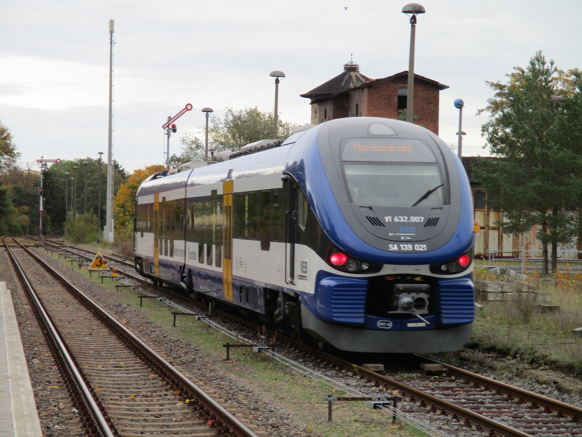 Ausfahrt frei f�r den NEB VT632.007,am 19.Oktober 2019,aus Templin.