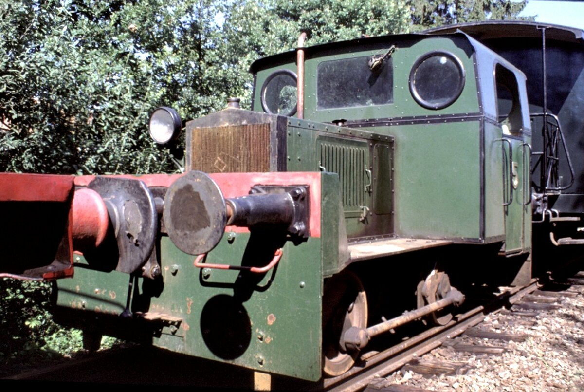 B-Rangier Diesellok Nr.5 in Sentheim am 07.08.1979.