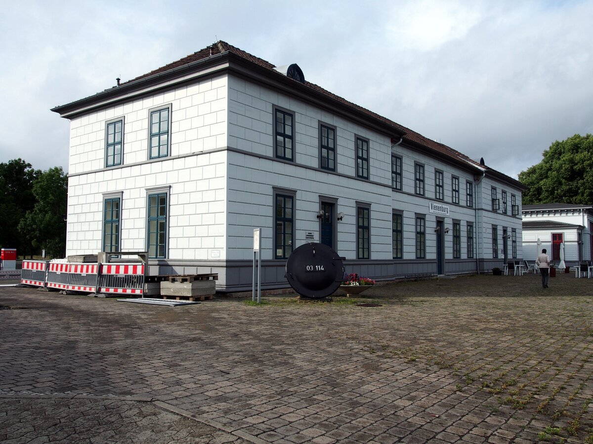 Bahnhof Vienenburg Strassenseite am 19.06.2014.