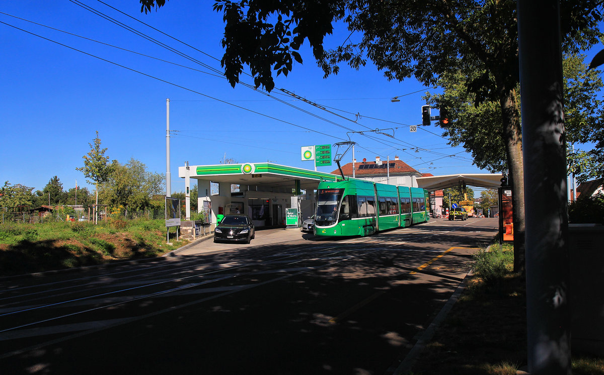 Basler Flexity Wagen 5024 beim schweizerisch/französischen Zoll am Burgfelderhof. 20.August 2020