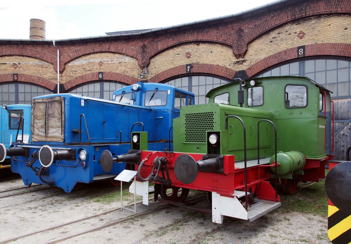 Beim 7. Dampfloktreffen im Bw Dresden Altstadt am 17.04.2015 wurde die Kö 0073 aus dem Museumsbestand ausgestellt, dahinter steht V 15 1001. Die Daten von Kö 0073 sind: Hersteller Windhoff, Baujahr 1933 mit FabrikNr. 241. LüP 5800mm, Treibraddurchmesser 800mm, Dienstlast 7to mit Achlast 3,5to (Achsfolge B) , Vmax 20km/h, Leistung 28PS mit Bremssystem Fußbremse!