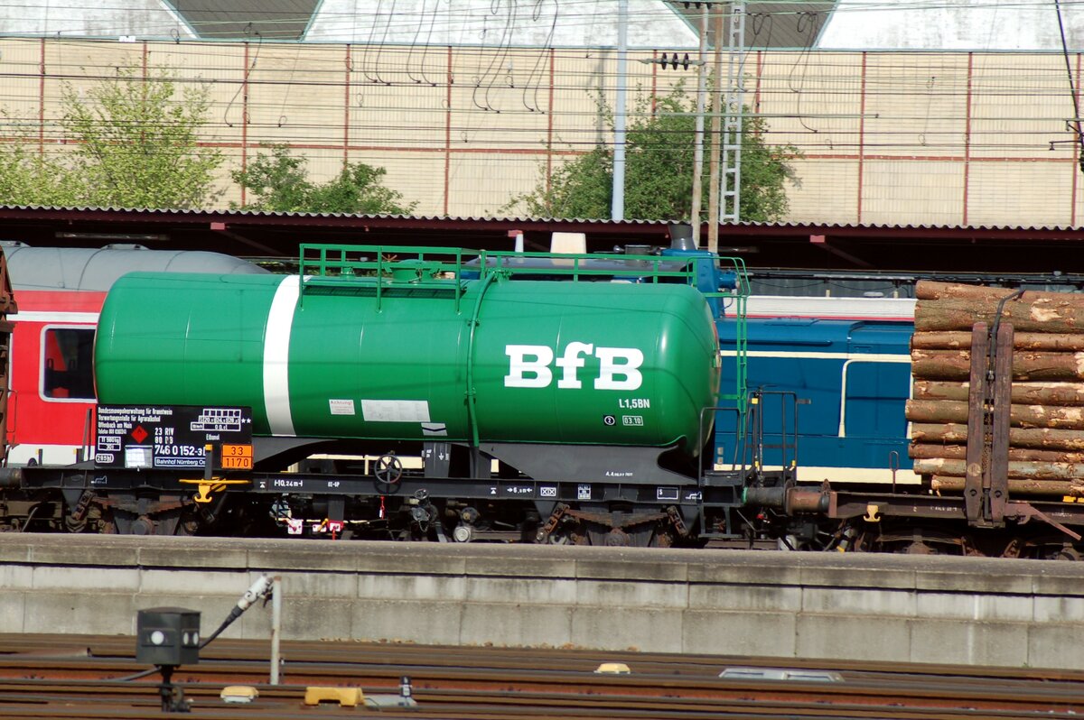 BfB Kesselwagen f�r Brandwein 23 RIV 80DB 746 0 152-3 D in M�nchen Ost am 04.05.2006.
