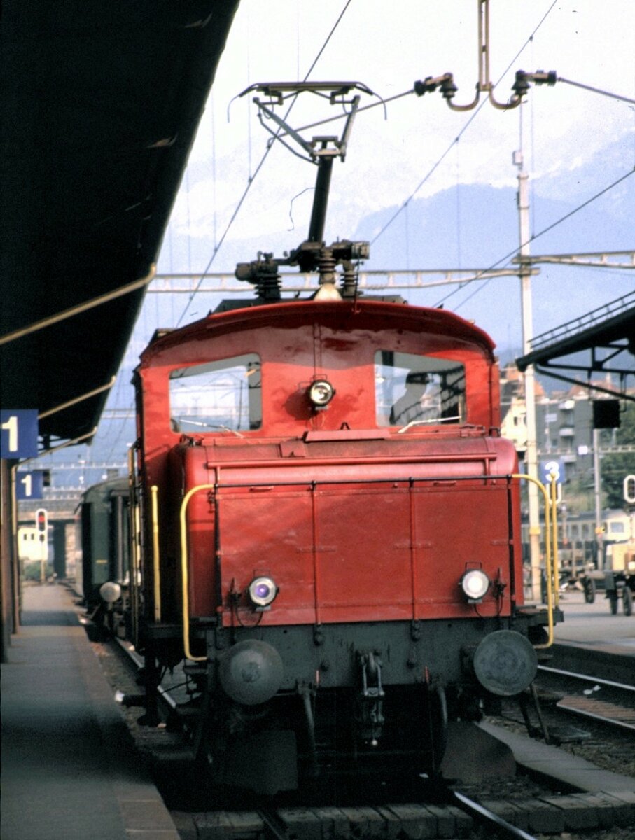 BLS Ee 3/3 Nr 401, die einzige BLS Ee 3/3, in Spiez am 28.07.1980.