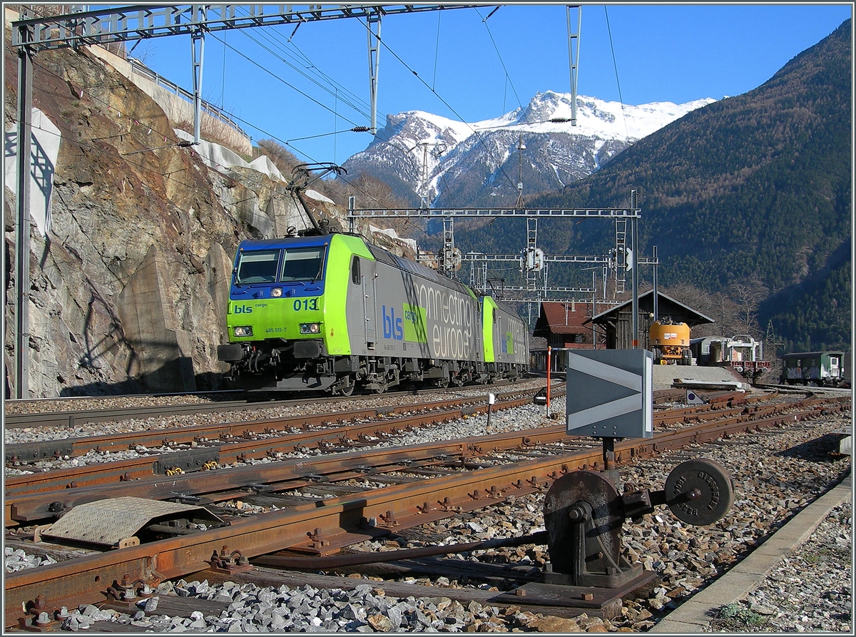 BLS Re 485 in Lalden. 
16. M�rz 2014