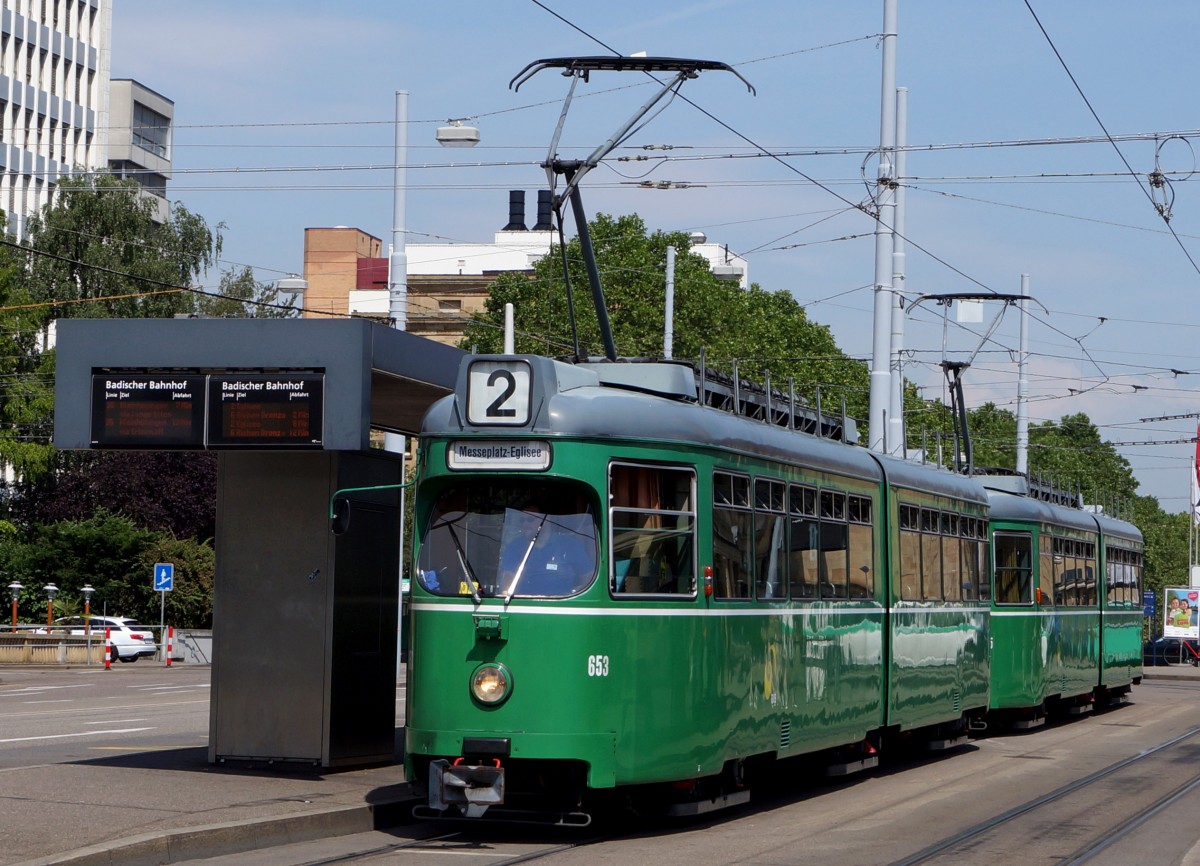 BVB: Doppeltraktion Be 4/6 653 + Be 4/6 645 (1972) auf der Linie 2, beim Badischen Bahnhof Basel unterwegs, am 12. Juni 2015. Foto: Walter Ruetsch