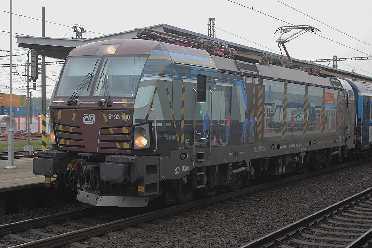 CD Werbevectron 193 568 wirbt fr die Einstze der Vectronen auf Tschechiens Gleise am 25 September 2025 in Koln. 