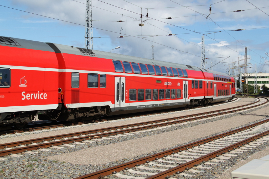 D-DB 50 80 26-81 017-8 DBpza 780.0 am 14.08.2016 in Warnem�nde.