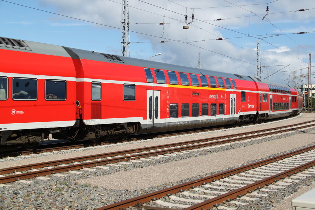 D-DB 50 80 36 - 75 059-6 DABpbza 757.4 bei der Einfahrt in Warnem�nde.14.08.2016
